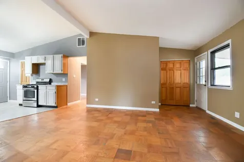 2204 West Central Road Rolling Meadows IL 60008