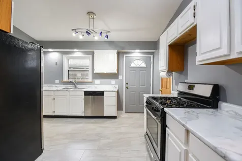 2204 West Central Road Rolling Meadows IL 60008