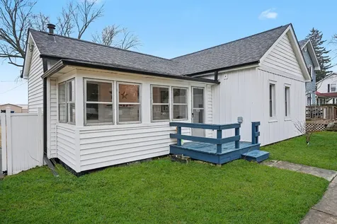205 East Taylor Street Grant Park IL 60940
