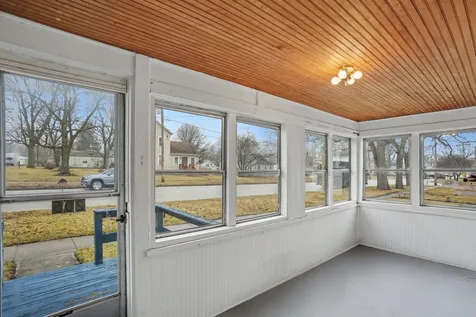 205 East Taylor Street Grant Park IL 60940