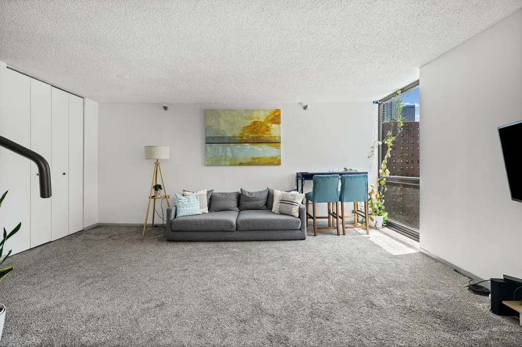 1122 North Clark Street Chicago IL 60610