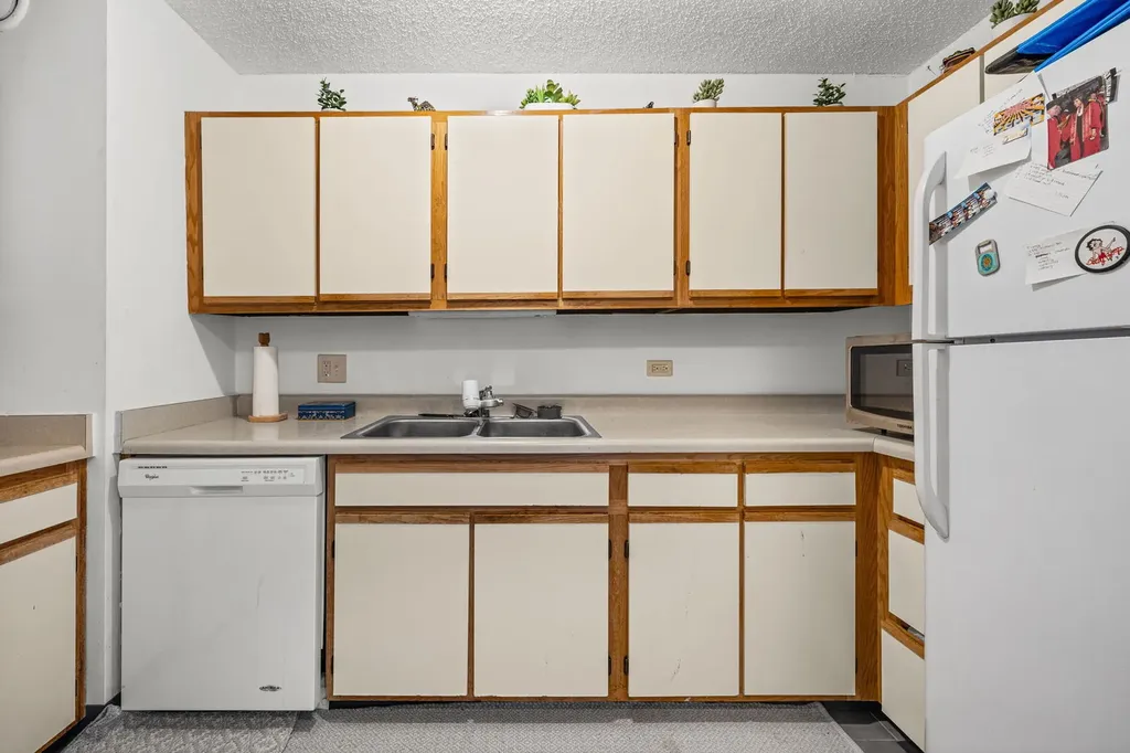 1122 North Clark Street Chicago IL 60610