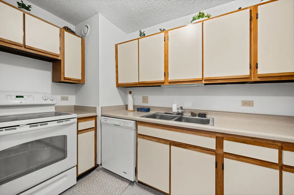1122 North Clark Street Chicago IL 60610