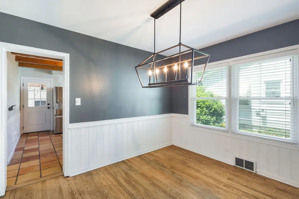 4 West Monroe Street Villa Park IL 60181