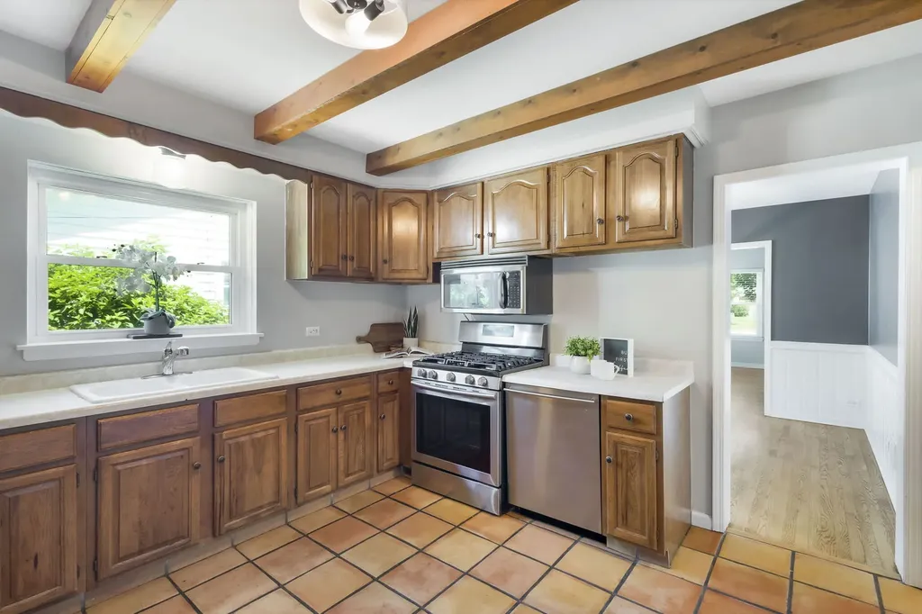 4 West Monroe Street Villa Park IL 60181