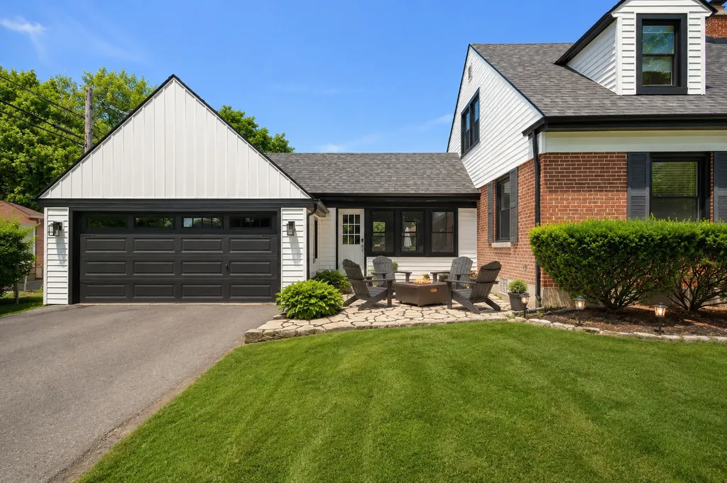 4 West Monroe Street Villa Park IL 60181