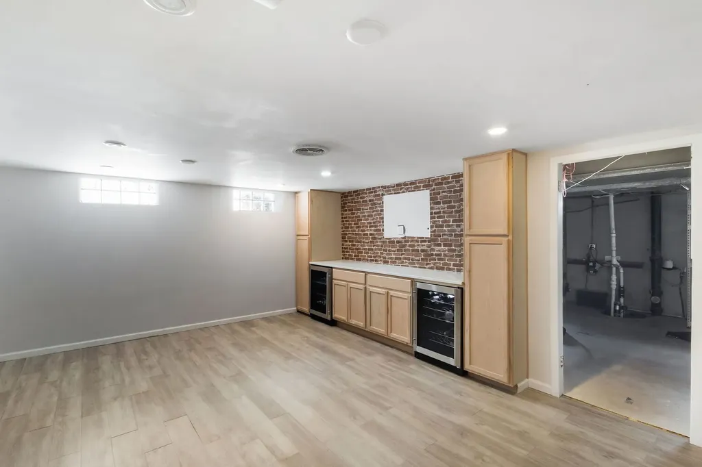 4 West Monroe Street Villa Park IL 60181