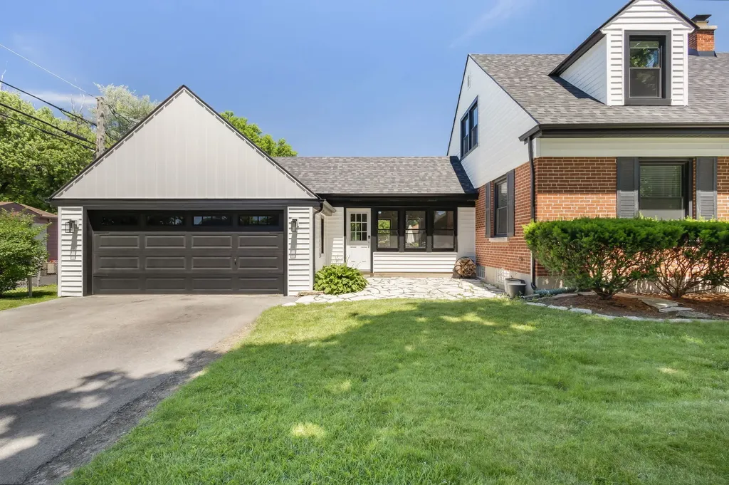 4 West Monroe Street Villa Park IL 60181