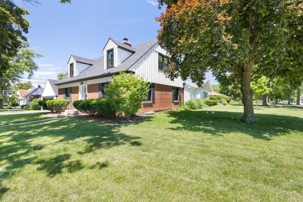 4 West Monroe Street Villa Park IL 60181