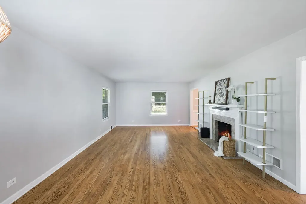 4 West Monroe Street Villa Park IL 60181