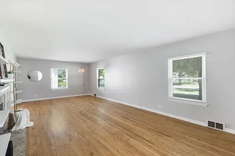 4 West Monroe Street Villa Park IL 60181