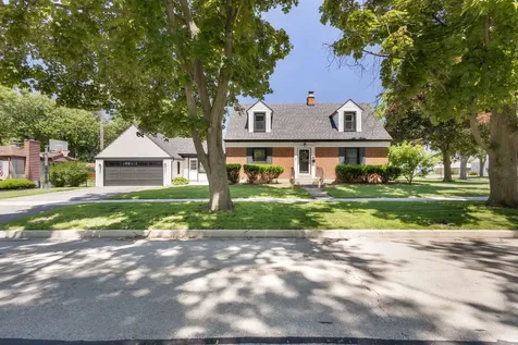 4 West Monroe Street Villa Park IL 60181