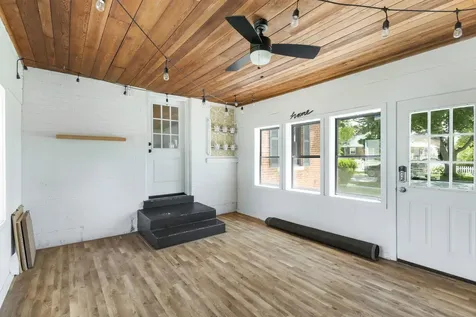 4 West Monroe Street Villa Park IL 60181