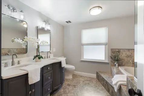 4 West Monroe Street Villa Park IL 60181