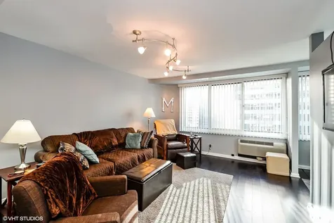 211 East Ohio Street Chicago IL 60611