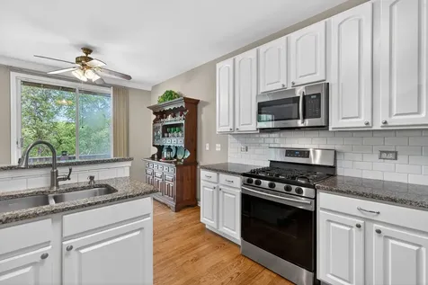 4323 Blue Iris Court Island Lake IL 60042