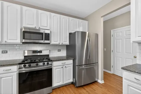 4323 Blue Iris Court Island Lake IL 60042
