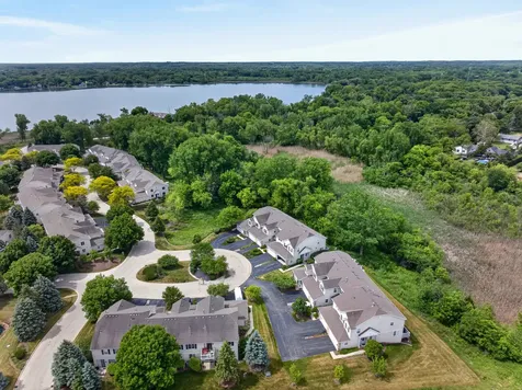4323 Blue Iris Court Island Lake IL 60042