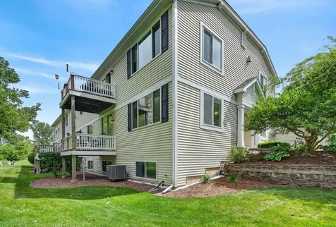 4323 Blue Iris Court Island Lake IL 60042
