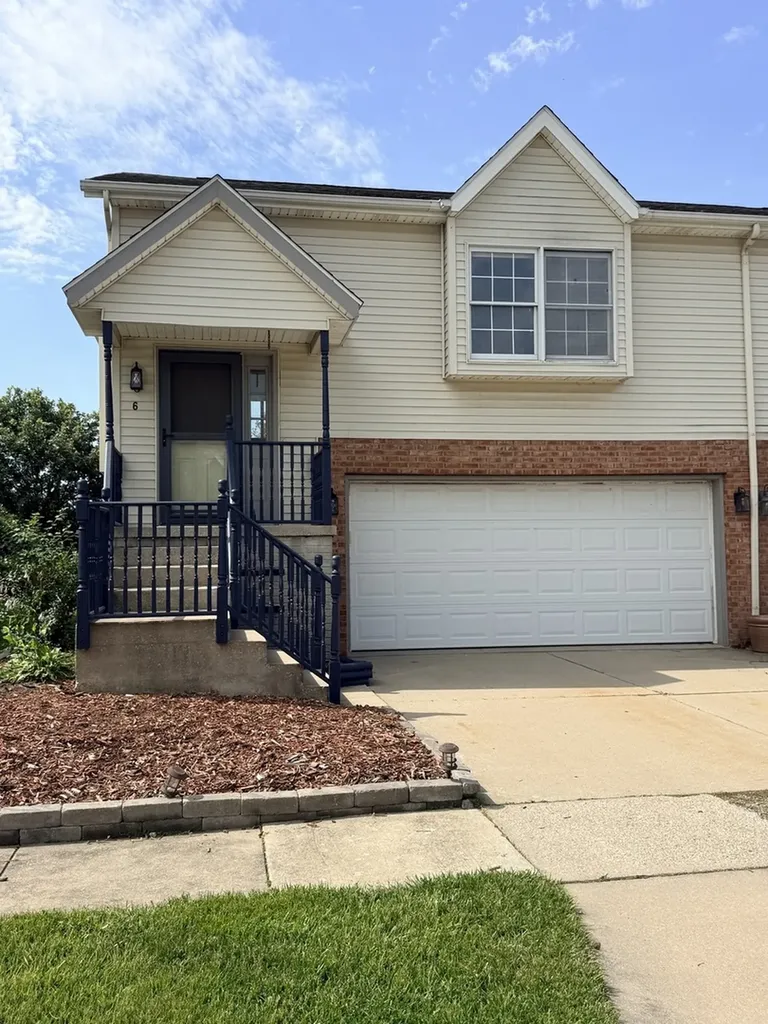 6 Parkshores Drive Bloomington IL 61701