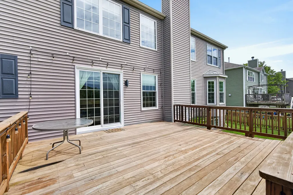 1124 Ashlyn Lane Antioch IL 60002