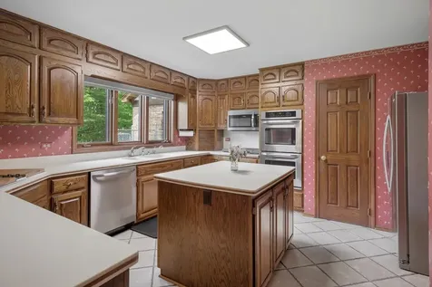 8N258 Brierwood Lane Elgin IL 60124