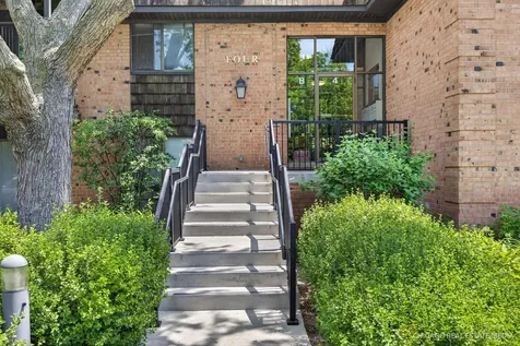 4 Oak Creek Drive Buffalo Grove IL 60089