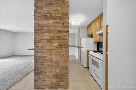 4 Oak Creek Drive Buffalo Grove IL 60089