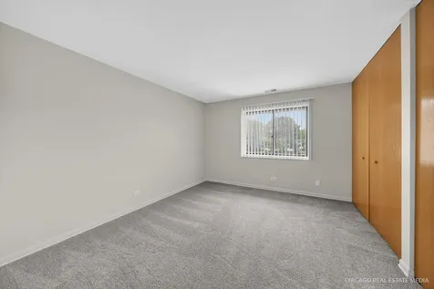 4 Oak Creek Drive Buffalo Grove IL 60089