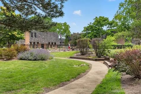 4 Oak Creek Drive Buffalo Grove IL 60089