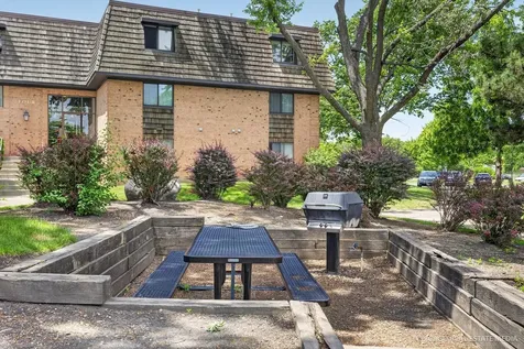 4 Oak Creek Drive Buffalo Grove IL 60089