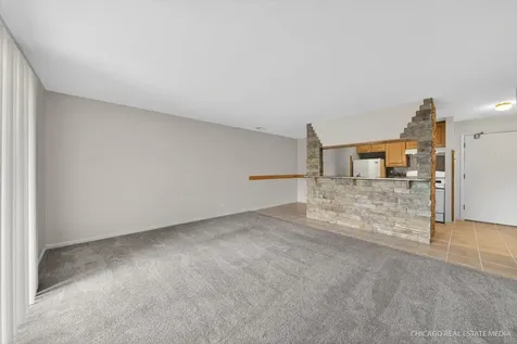 4 Oak Creek Drive Buffalo Grove IL 60089