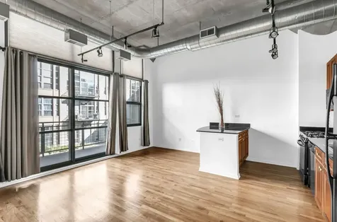 900 North Kingsbury Street Chicago IL 60610