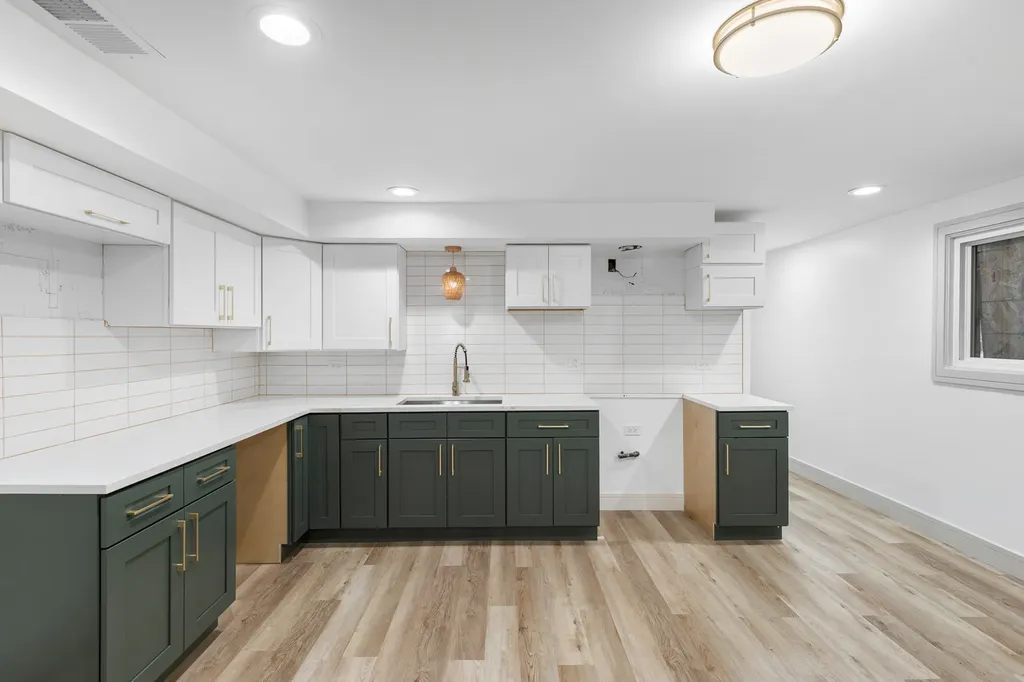 940 West 116th Place Chicago IL 60643