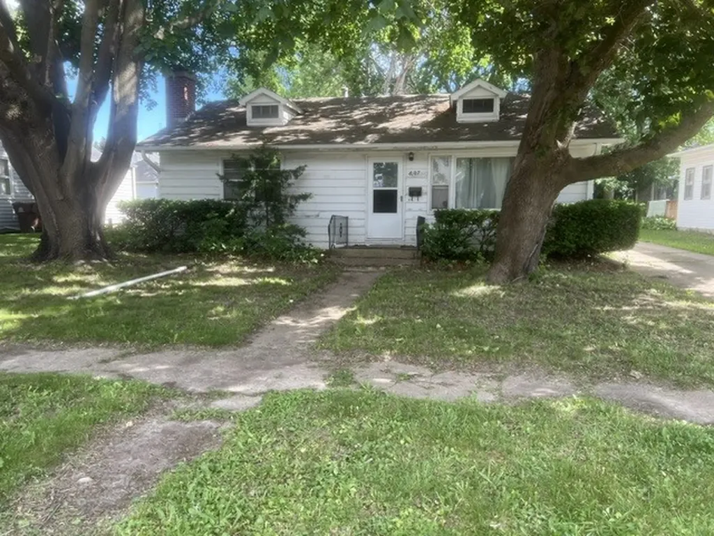 807 East Illinois Street Freeport IL 61032
