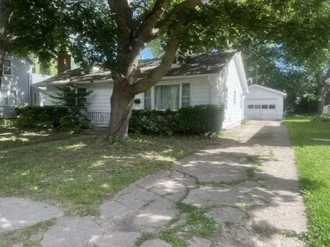 807 East Illinois Street Freeport IL 61032