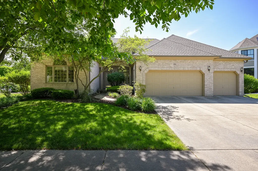 994 Chadwick Court Aurora IL 60502