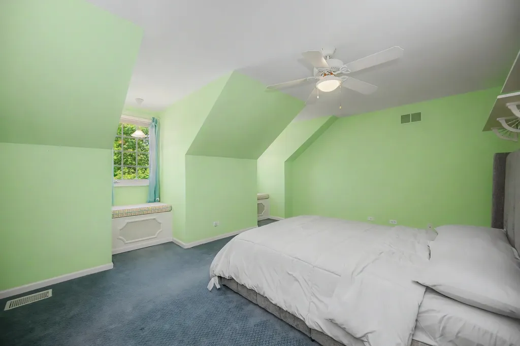 994 Chadwick Court Aurora IL 60502