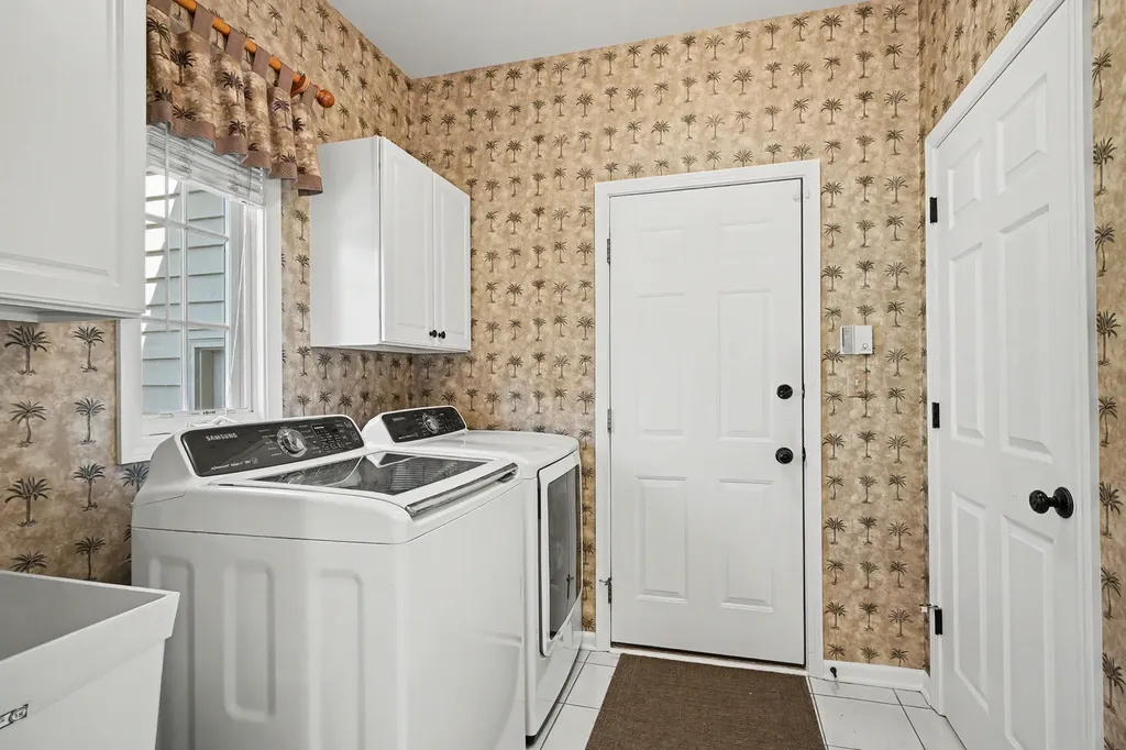 994 Chadwick Court Aurora IL 60502