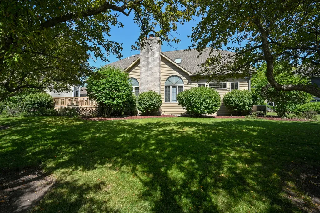 994 Chadwick Court Aurora IL 60502