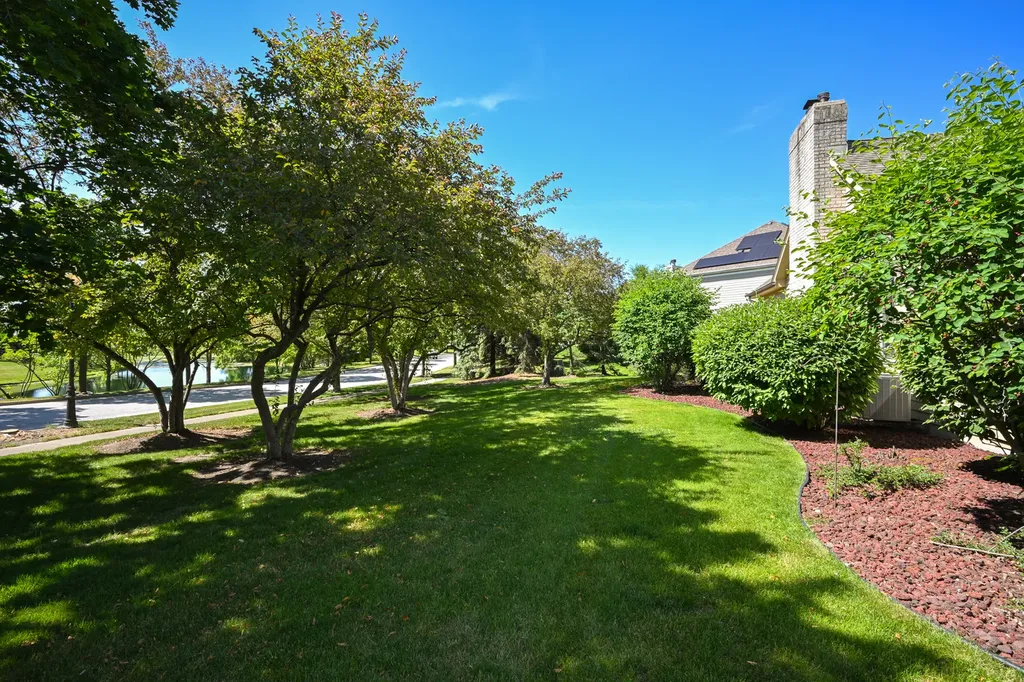 994 Chadwick Court Aurora IL 60502