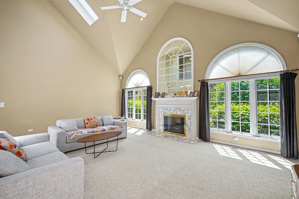994 Chadwick Court Aurora IL 60502