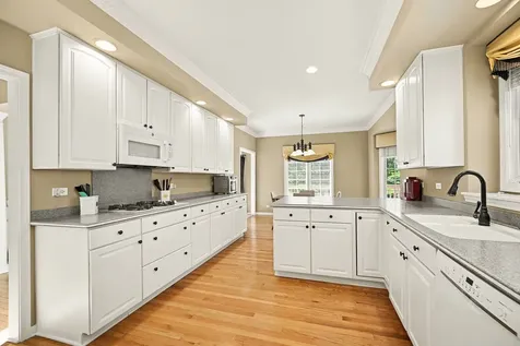 994 Chadwick Court Aurora IL 60502