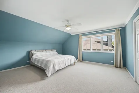 994 Chadwick Court Aurora IL 60502