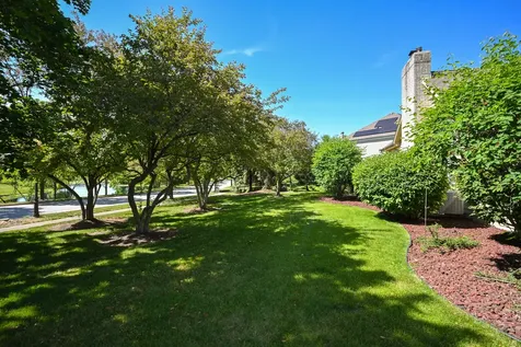 994 Chadwick Court Aurora IL 60502