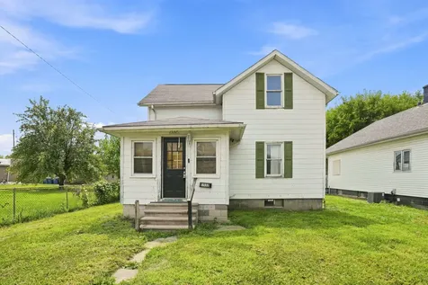 1532 11TH Avenue East Moline IL 61244