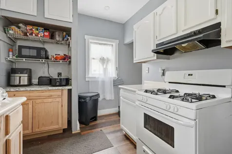 1532 11TH Avenue East Moline IL 61244