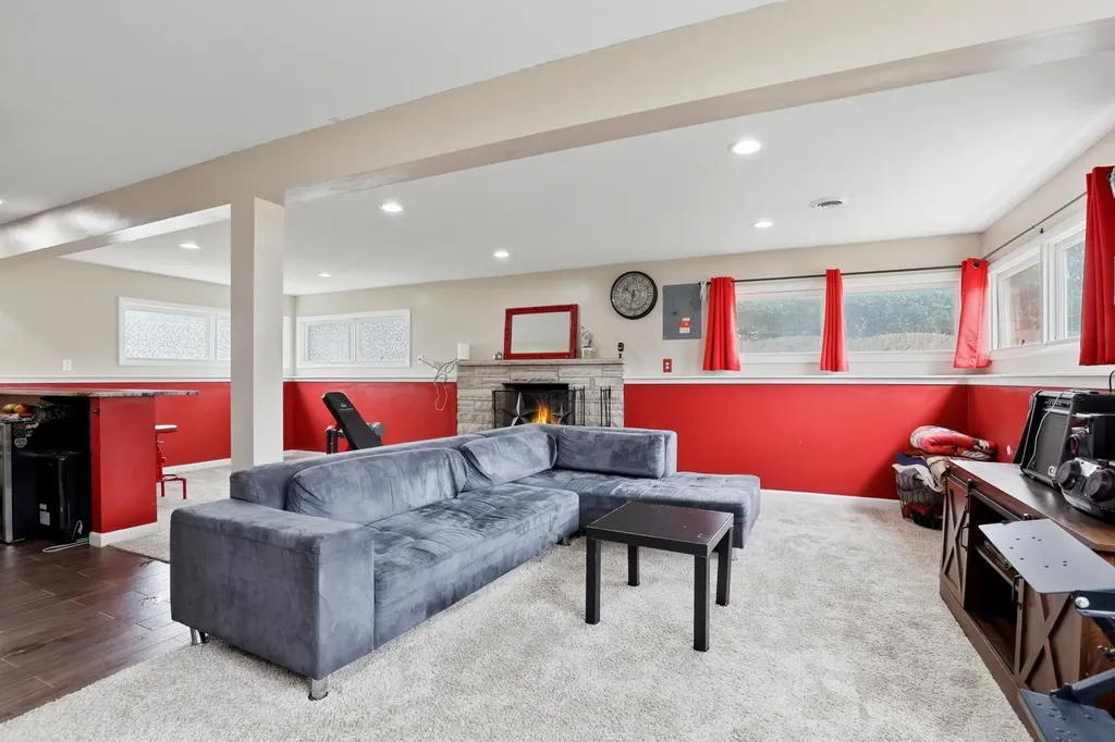 1104 New Haven Avenue Aurora IL 60506