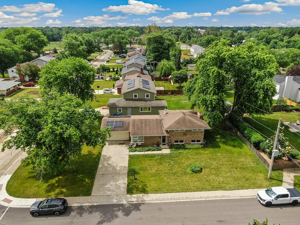 1104 New Haven Avenue Aurora IL 60506