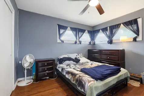 1104 New Haven Avenue Aurora IL 60506
